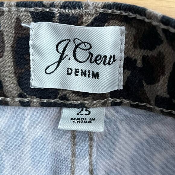 J. Crew Denim Leopard Print Jeans - Size 25 - Picture 3 of 5